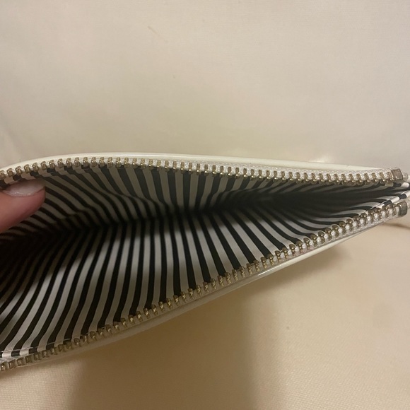 NWOT KATE SPADE mini zip pouch  🤍 - Picture 3 of 4